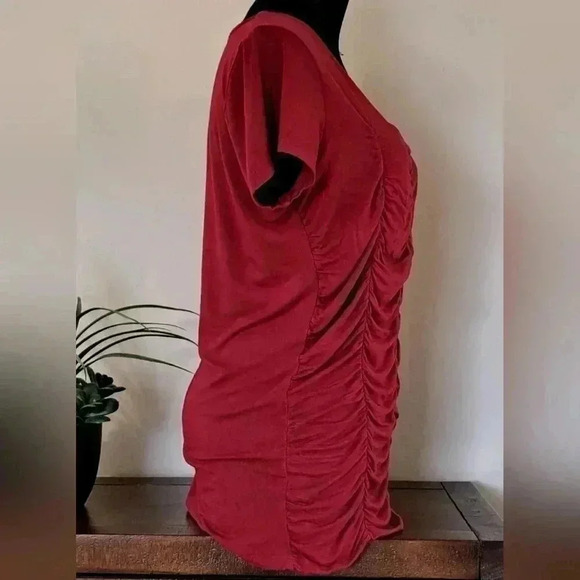 ❤️ Ricki's Short Sleeved Rouched Top Medium - Picture 2 of 7